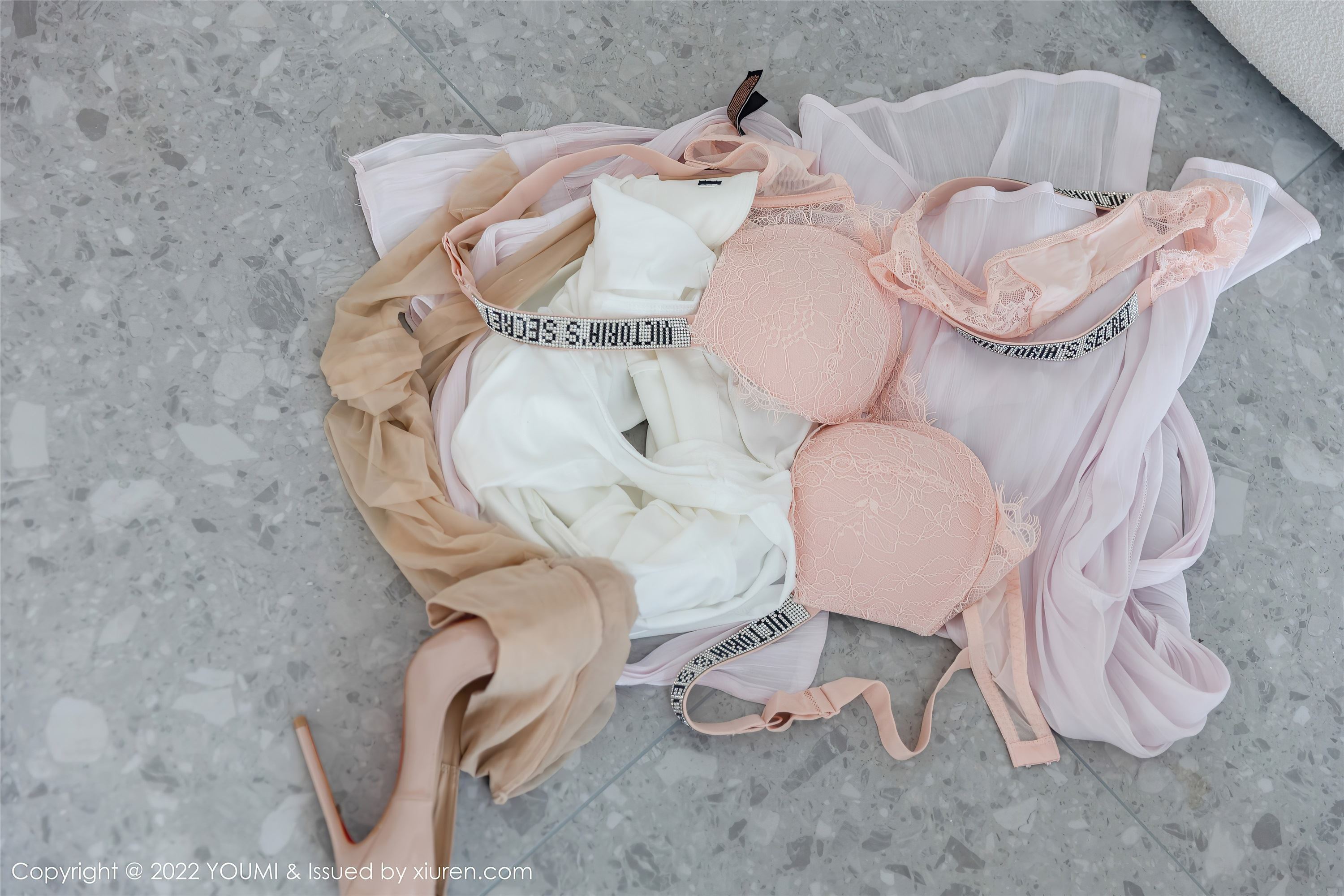 YouMi尤蜜荟 2022.06.10 Vol.801 允爾